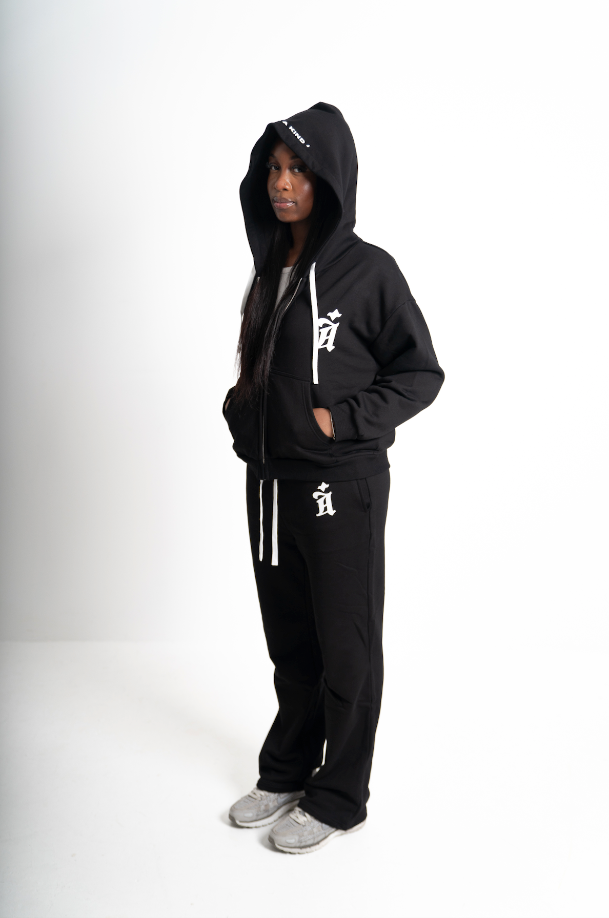 ONE OF A KIND JOGGERS - BLACK